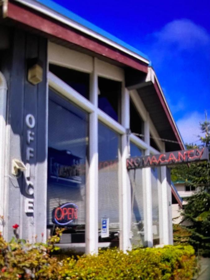 Curley'S Resort & Dive Center Sekiu Exterior photo